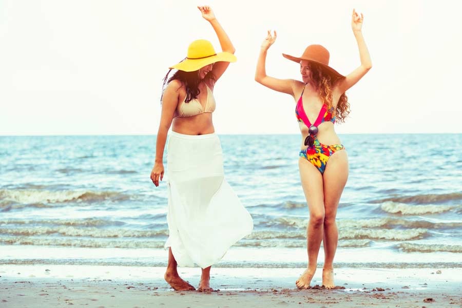 Plus-Size-Strandmode (de.depositphotos.com)