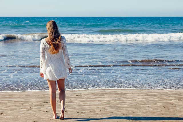 Weißes Strandkleid